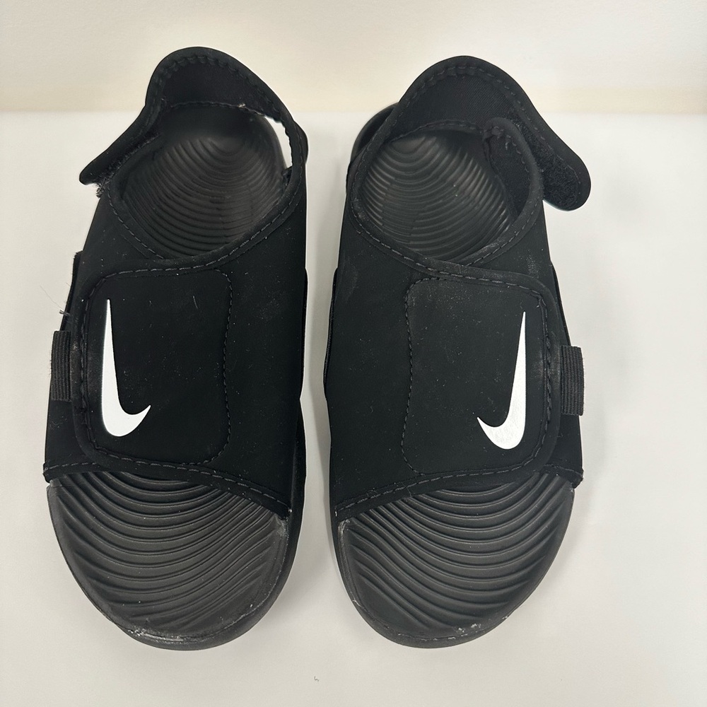 Kids Nike Sandals. Size 1